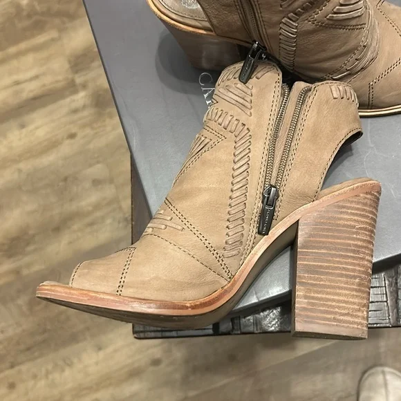 Vince Camuto shoes - Picture 5 of 5